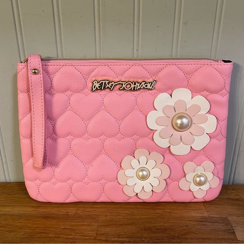 NEW Betsey Johnson Wristlet Pouch